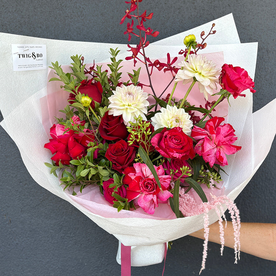 Valentine Day Flowers & Gifts