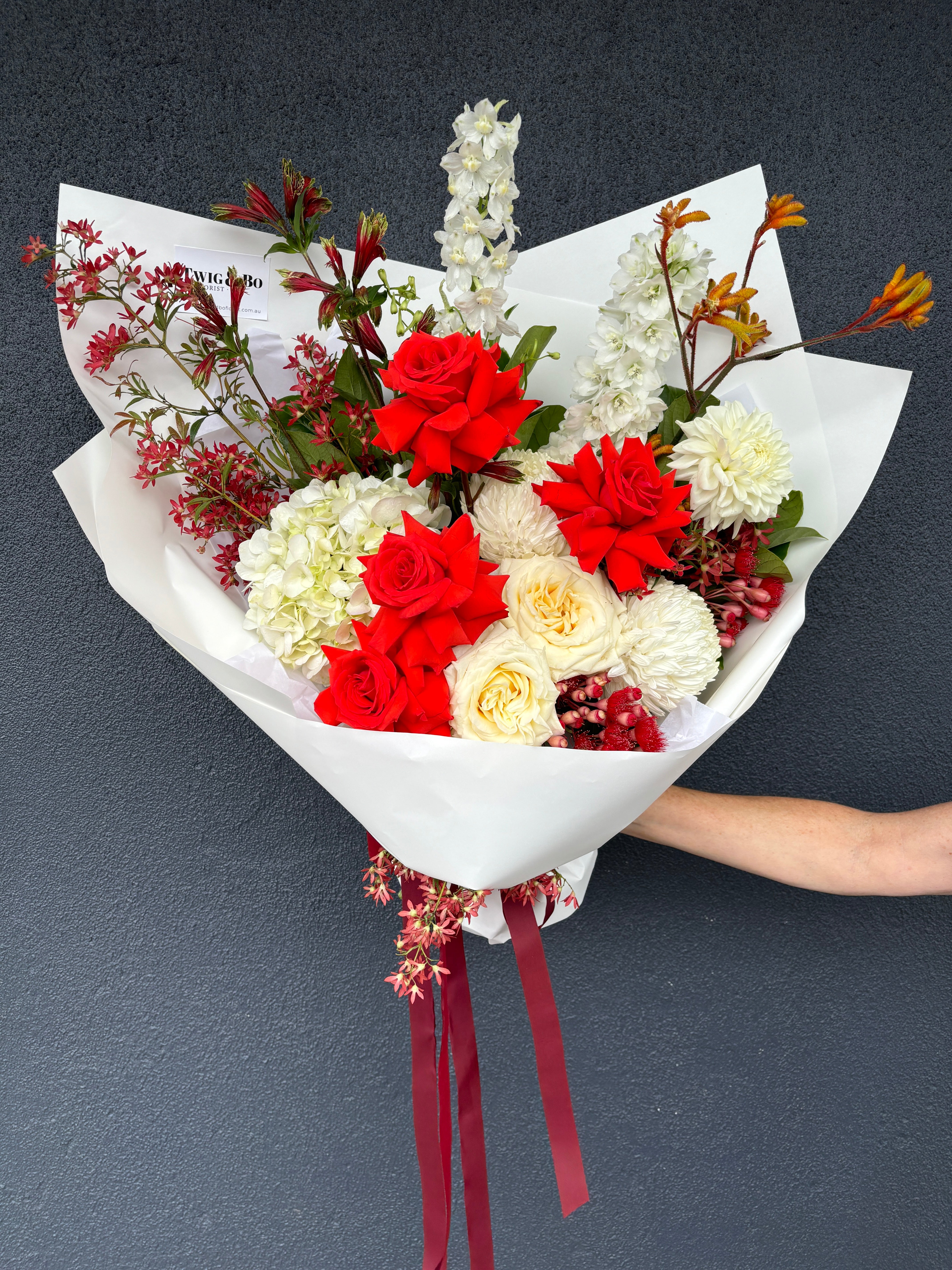 Christmas Flower Gift Hamper // Flowers, Chocolates & Bubbles