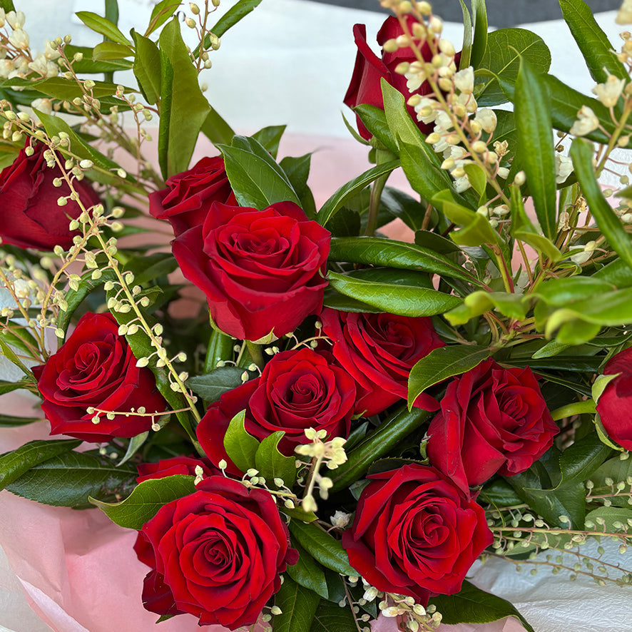 Red Rose Bouquet / Vase Arrangement – Valentine’s Day Flowers