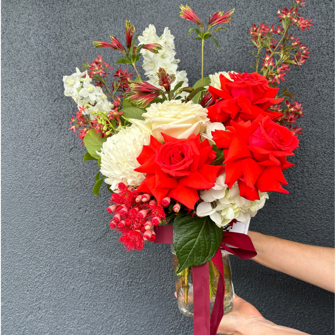 Festive Posy Jar // Seasonal Flowers Arrangement