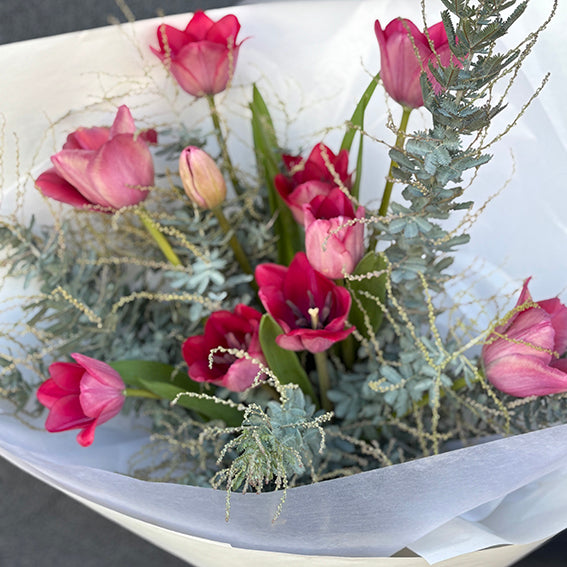 Linda; Tulip Bouquet Arrangement
