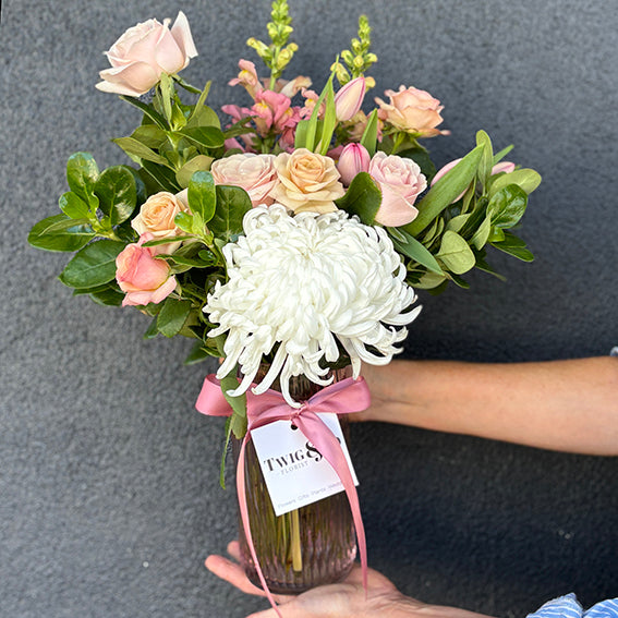Dorothy; Pastel Fresh Flower Gift Hamper