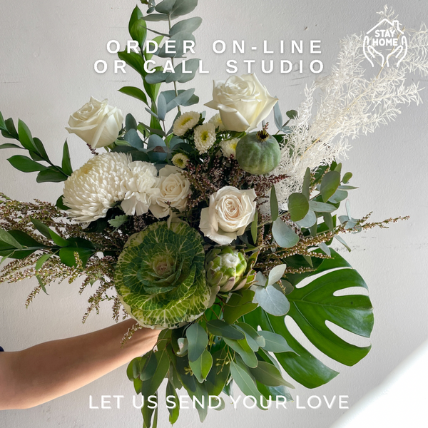 VICTORIA White Flower Arrangement